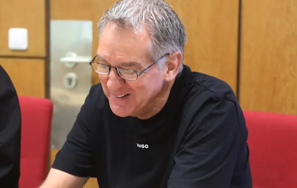 后依然深陷, 电视台坦言