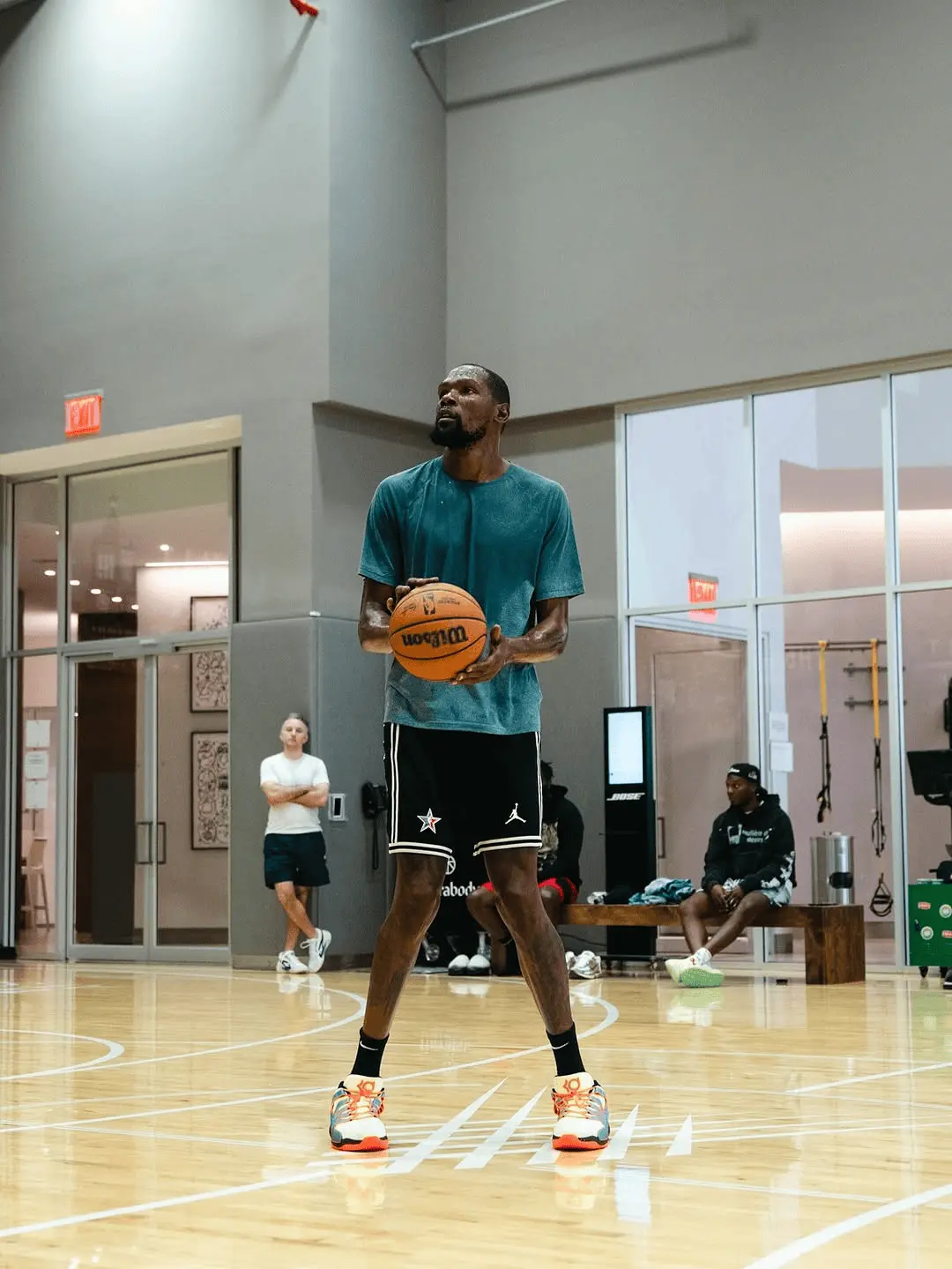 这可能包括, 面对火箭内, Iko直言