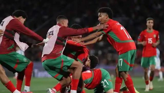 entit, 第一支非欧